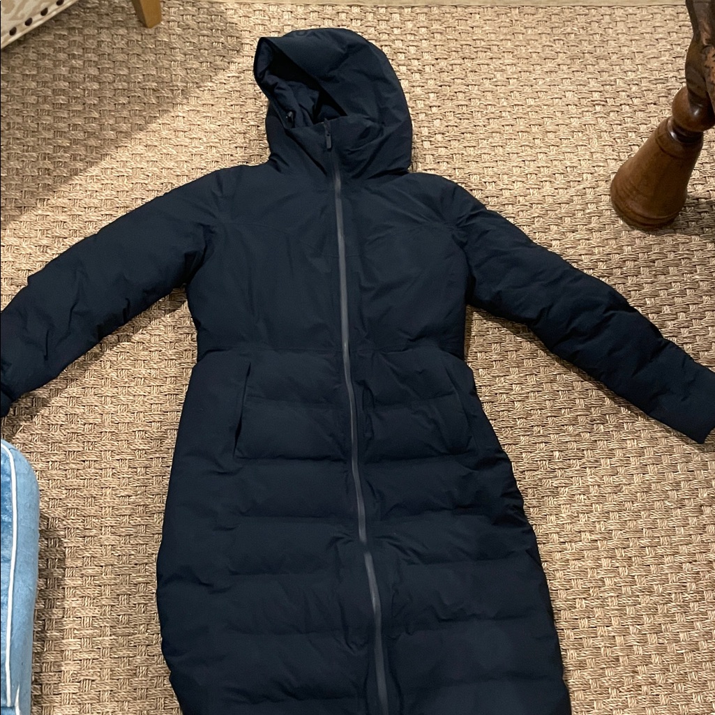 Lululemon Women’s Long Hooded Puffer Coat - Dark Navy